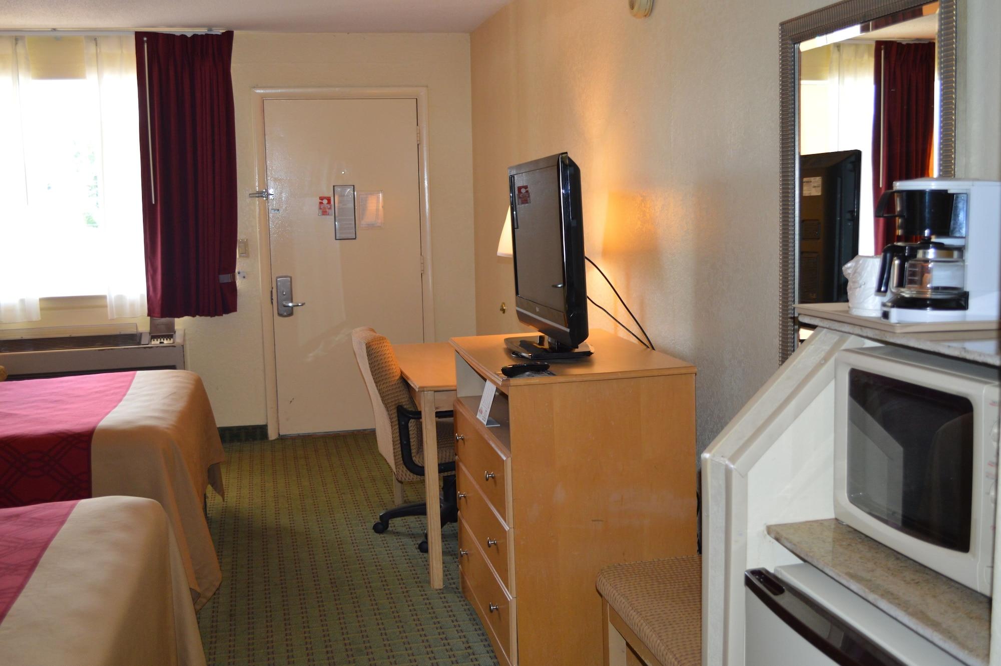 Econo Lodge Christiansburg-Blacksburg I-81 Exterior foto